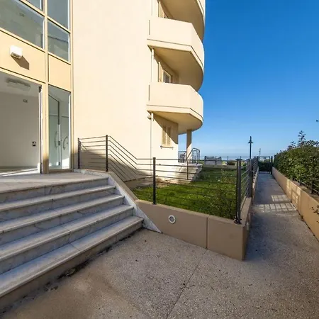 شقة Beachfront Luxurious Newly Built 2-bed Flat With Stunning Sea Views & Terrace