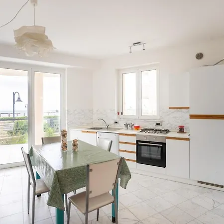 Beachfront Luxurious Newly Built 2-bed Flat With Stunning Sea Views & Terrace