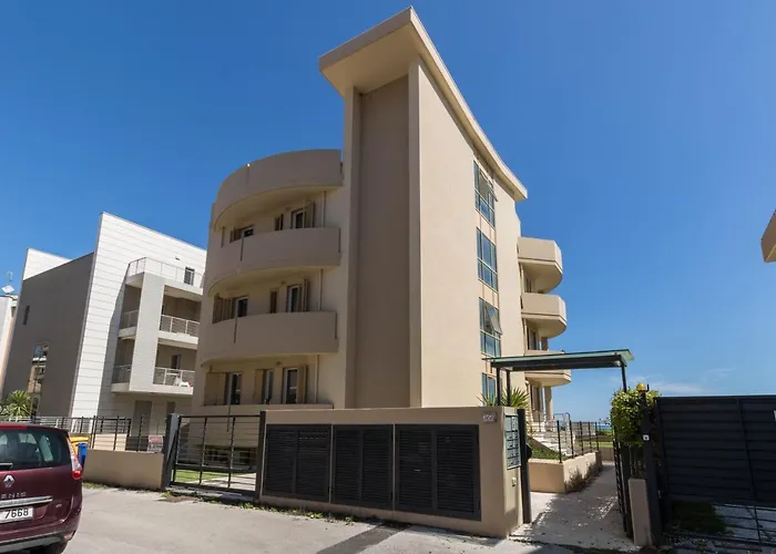 شقة Beachfront Luxurious Newly Built 2-bed Flat With Stunning Sea Views & Terrace روزيتو ديلي أبروتسي